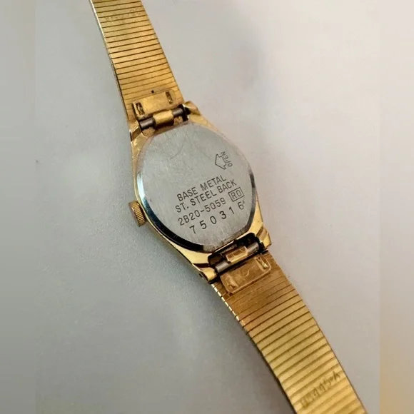 Vintage Seiko Women 2B20-5059 Diamond Accent Gold Tone Quartz 17mm Watch 6 1/4